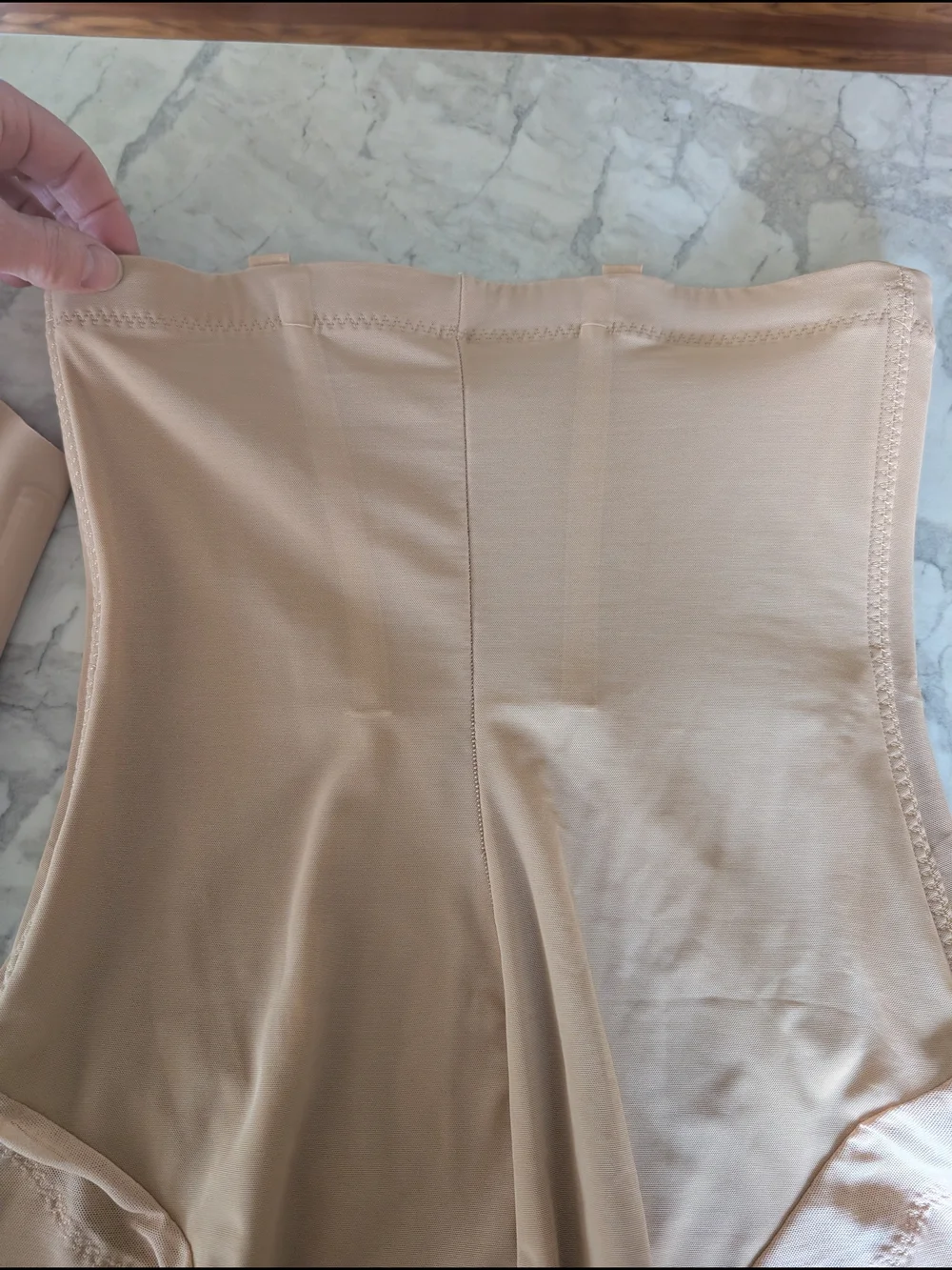 Honeylove Nude Starter Pack — CrossOver Bra, SuperPower Short & Cami Bodysuit - Picture 6 of 12